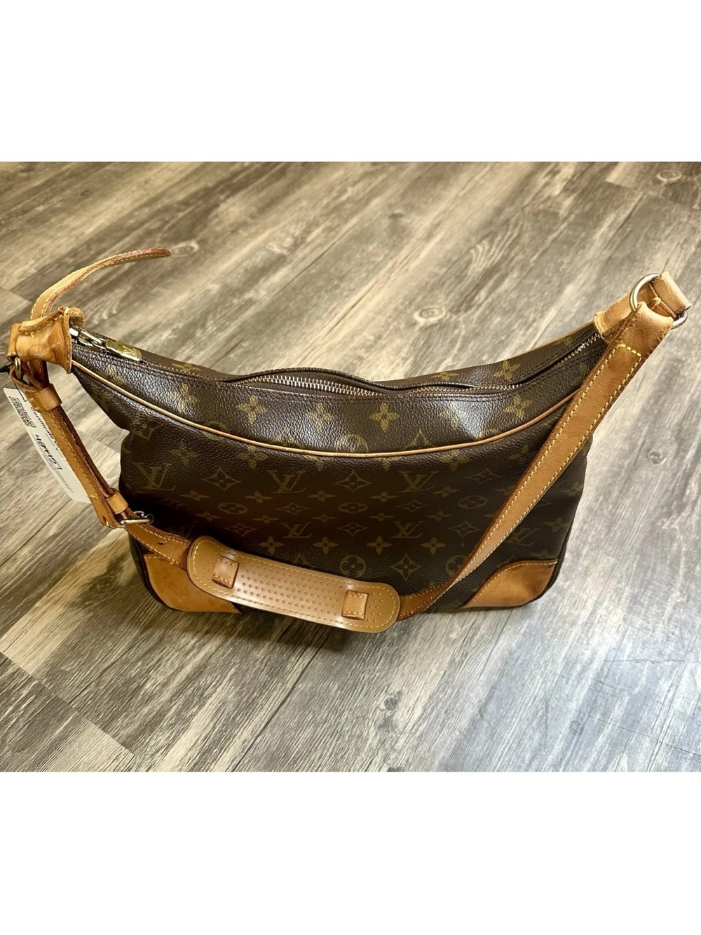 Louis Vuitton Monogram Canvas Shoulder Bag in Brown and Tan Vachetta - Picture 2 of 8
